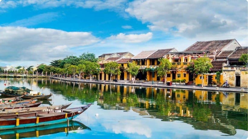 Hoi An: River Lantern Boat Experience with Free 5G eSIM - Free 5G eSIM for 24 hours: useful tonight, not just a gimmick