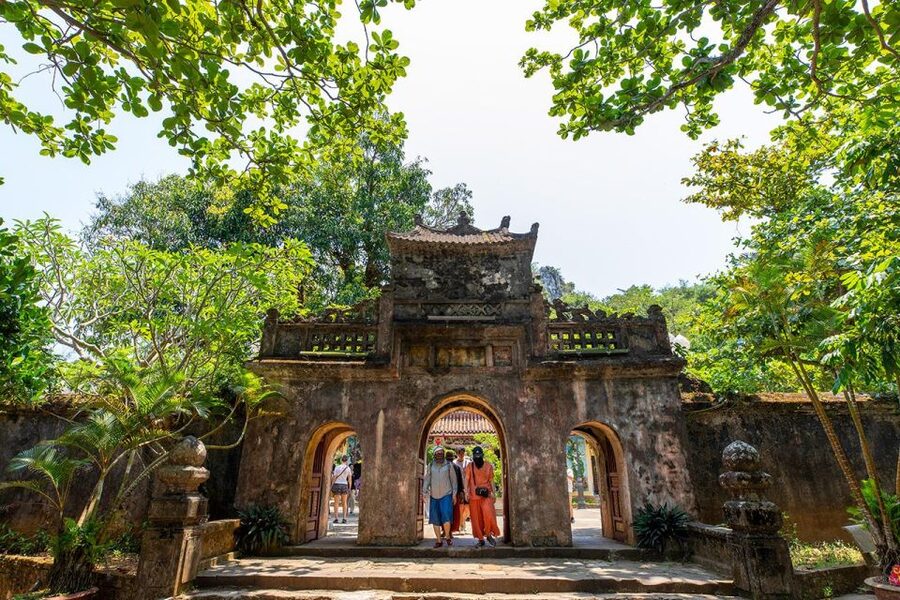 Hoi An: Secrets Of The Marble Mountains & Linh Ung Pagoda - Pacing, Pickup, and What to Pack for Sun and Steps