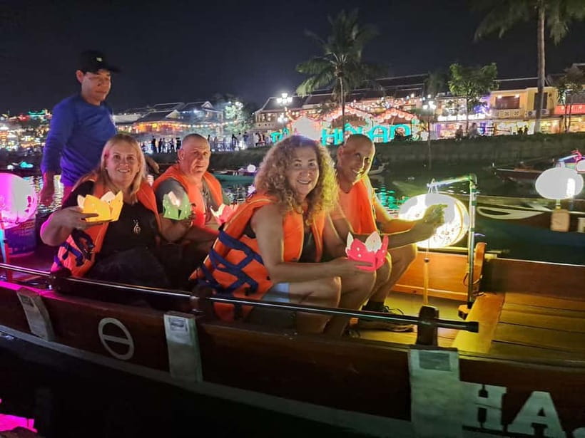 Hoi An Street Food, night market and lantern boat ride - Key points I’d plan around