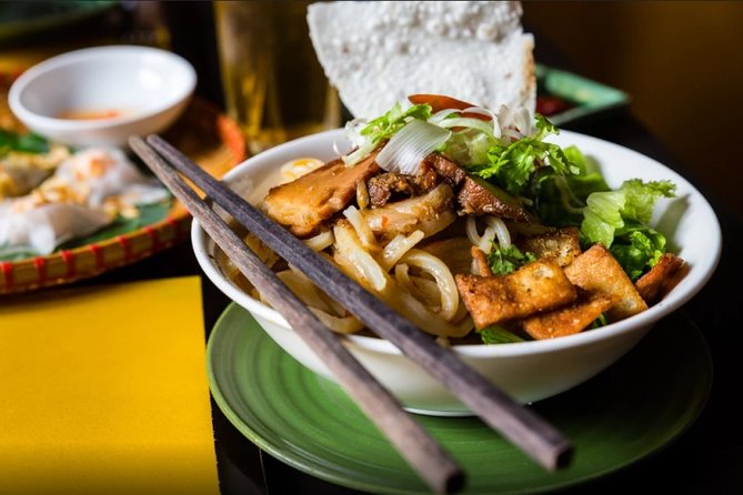 Hoi An Street Food Tour- The Real Taste Of Hoi An - Night walking in Hoi An: why timing matters