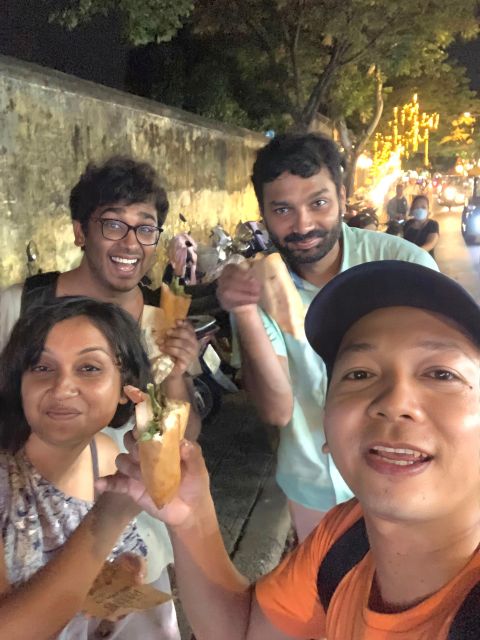 Hoi An Street Food Tour with Locals - Sweet and snacky stops: bánh xoài, bánh cam, and bánh ít