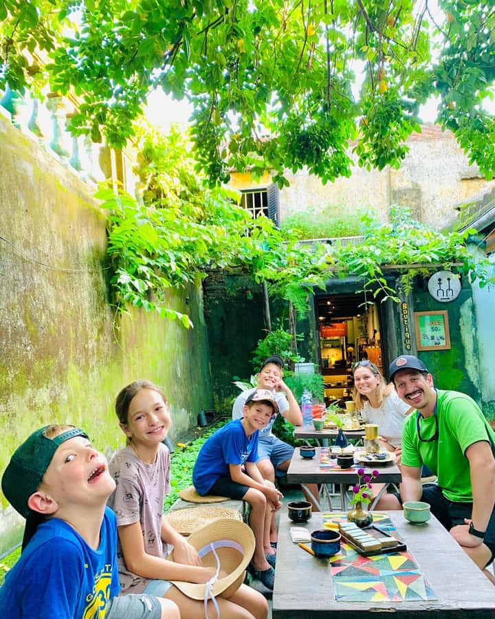 Hoi An Street Food Tour with Locals - The fun add-on: Gordon Ramsay Vietnamese quotes and guide humor