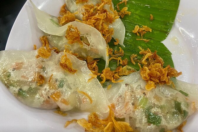 Hoi An Street Food Walking Tour with Local Foodies - Stop 1: Bánh Xèo Near the Riverside Grill