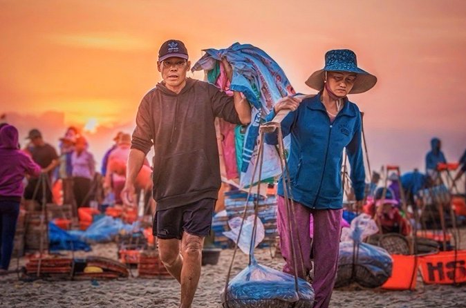 Hoi An Sunrise Tour to Hidden Local Villagers - Small group size and pickup: how the tour runs in real life