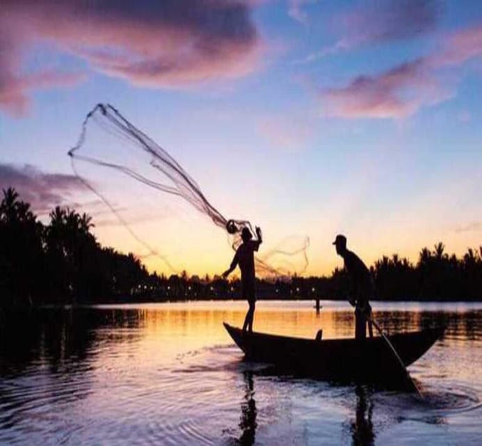 Hoi An: Sunset BBQ Fishing tour with Locals by Boat Cruise - Charcoal BBQ on Board: Dinner With a Side of River Air