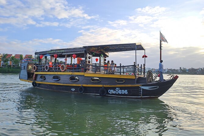 Hoi An Sunset Dining Cruise - The dinner on board: 5 courses, served as a full meal