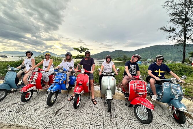 HOI AN Sunset Food Tour - Night Market - Lantern Streets - Thu Bon riverbank walking: where the atmosphere clicks