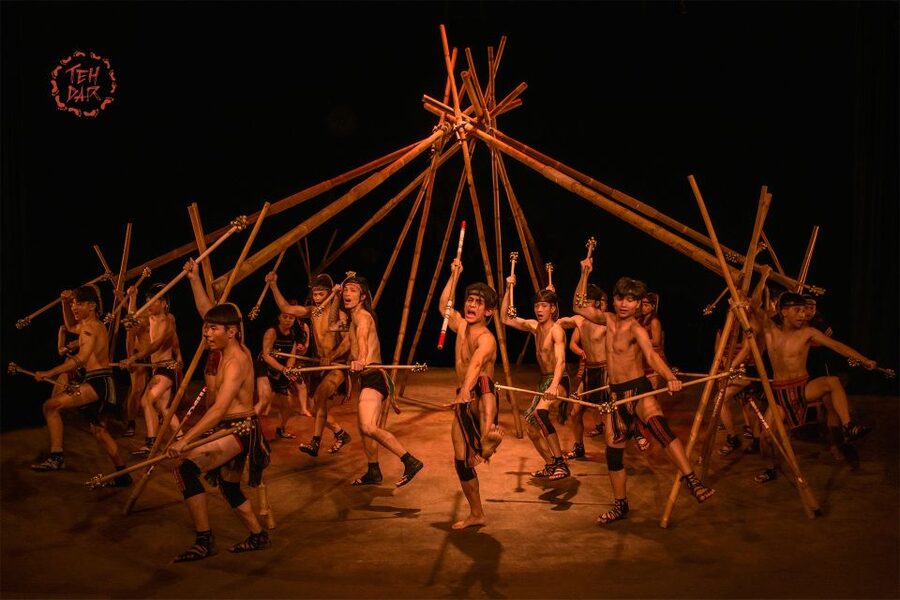 Hoi An: Teh Dar Vietnamese Bamboo Circus at Lune Center - Acrobatics on bamboo: what you’re actually watching for