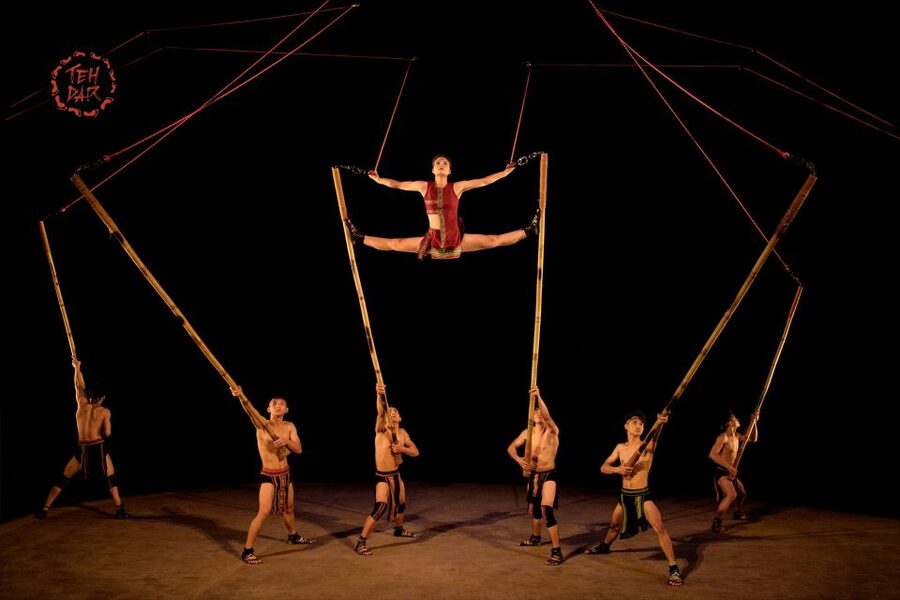 Hoi An: Teh Dar Vietnamese Bamboo Circus at Lune Center - The show’s core idea: Teh Dar and the meaning of the circle