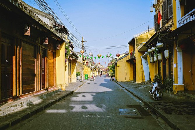 Hoi An 'Town & Country' Private Tour - Getting to the river and switching gears to boat time