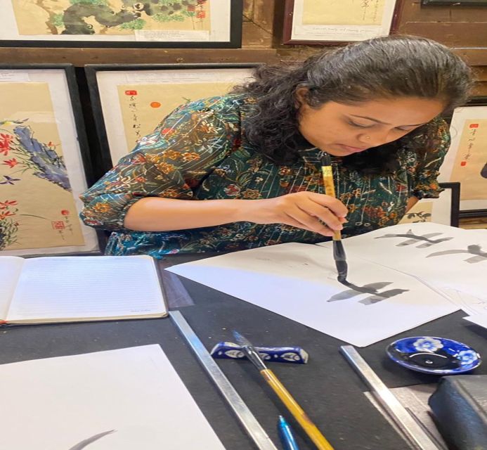 Hoi An: Traditional Vietnamese Calligraphy Class in Oldtown - Tea, English guidance, and a small-group teaching style