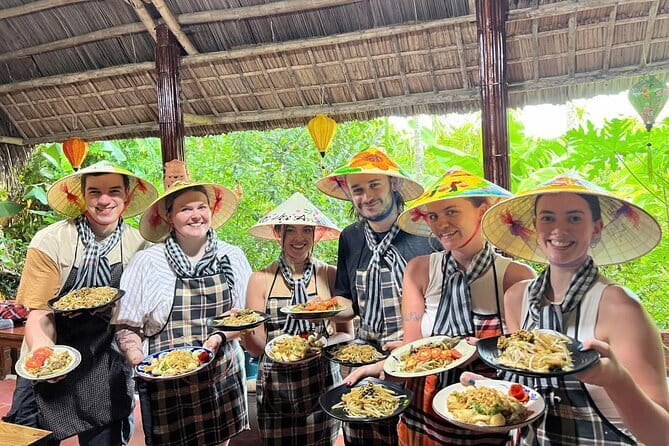 Hoi An Vietnamese Home Cooking Class with a Local - Market visit: when the extra fee is worth it