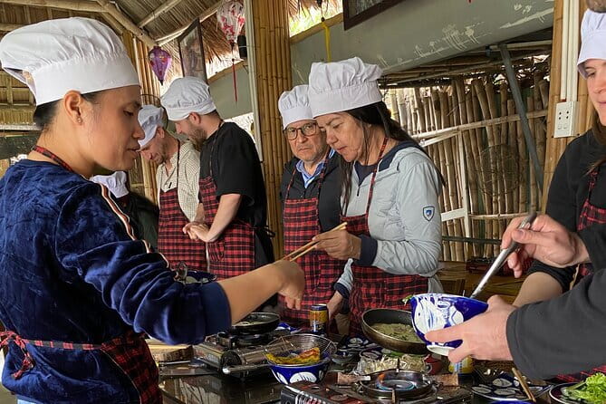 Hoi An Vietnamese Home Cooking Class with a Local - Getting there in Hoi An: no pick-up, but easy options