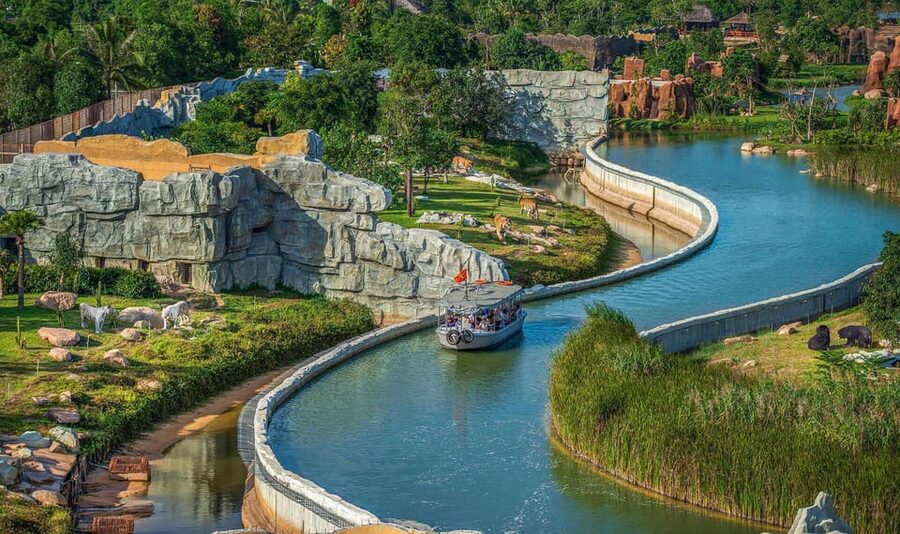 Hoi An: Vinwonders Nam Hoi An Theme Park Entry Ticket - River Safari by Boat: Tigers, Giraffes, and a Bird House Stop
