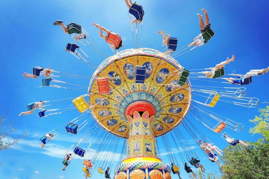 Hoi An: Vinwonders Nam Hoi An Theme Park Entry Ticket - What You Eat: Buffet Lunch Options and Staying Comfortable