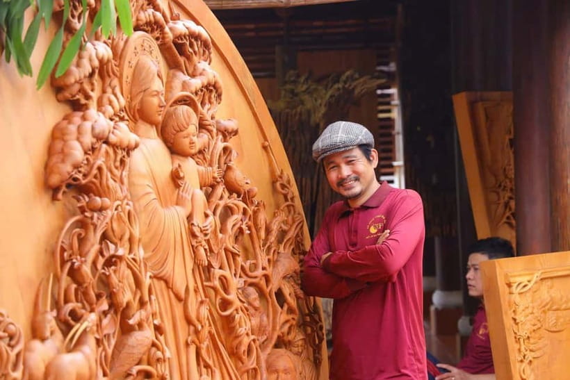 Hoi An: Wood Carving Class with Village Master Artisan - Carving Outdoors by the River: A Garden Workshop With Real Views
