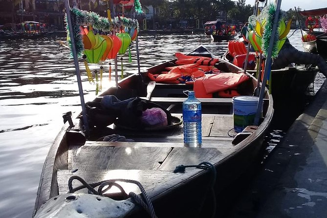 HoiAn Small Boat By Night on Bach Dang River - Where You Meet at 94 Đ. Bạch Đằng and How Pickup Usually Works