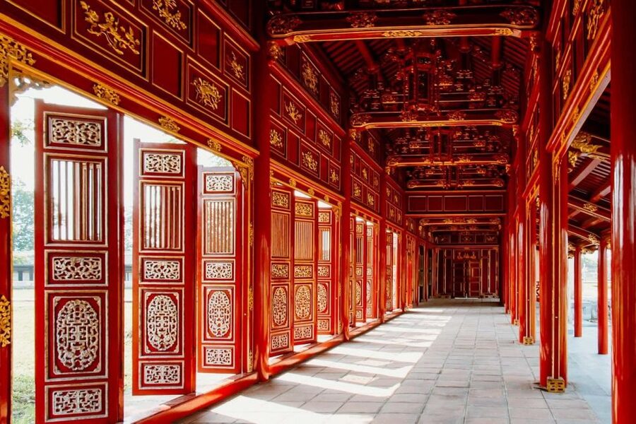 Hue City Tour with Dragon Boat from Hue or Danang or Hoi An - A private dragon boat cruise on the Huong (Perfume) River