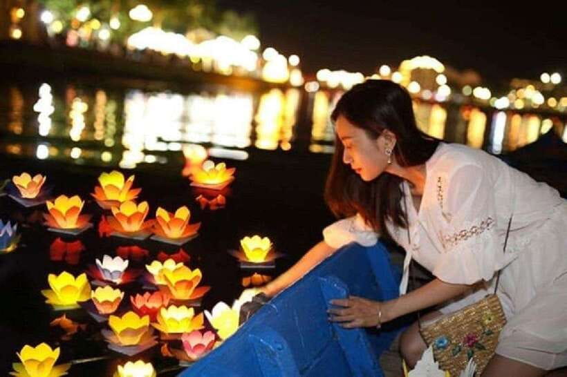 Lantern Release and Night River Boat Experience in Hoi An - Hoi An at Night, With a Lantern in Your Hands