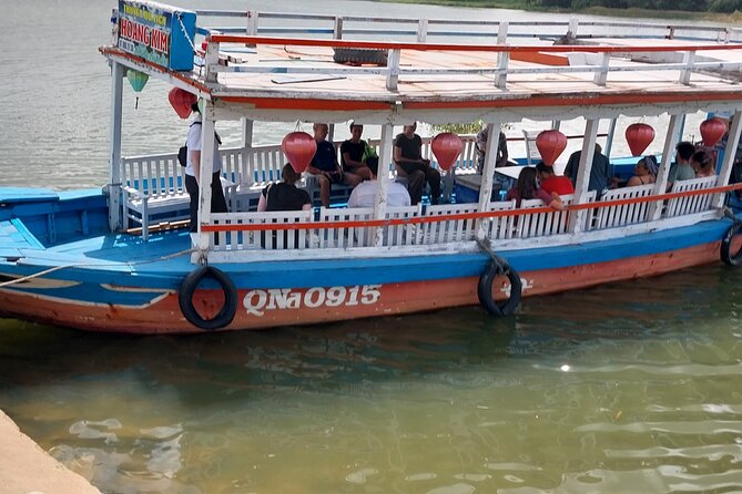 My Son Sanctuary and Boat Trip Sunset private Tour - Guides that seem to make or break the day