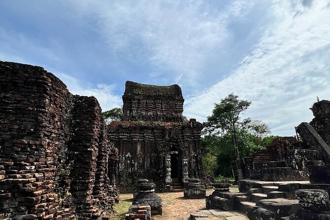 My Son Sanctuary and Hoi An Walking Tour - Stop 2: Thu Bon River wooden boat ride for a breather