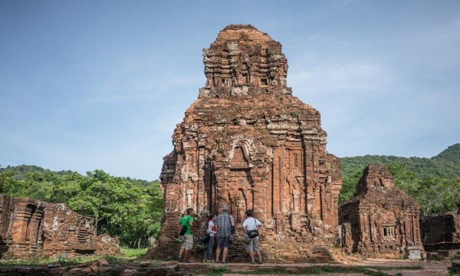 My Son Sanctuary Morning Tour w Thu Bon River Cruise & Lunch - Booking checklist: what to wear and bring