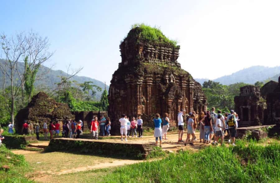 My Son Sanctuary Morning Tour w Thu Bon River Cruise & Lunch - Pickup and the drive: get the morning right