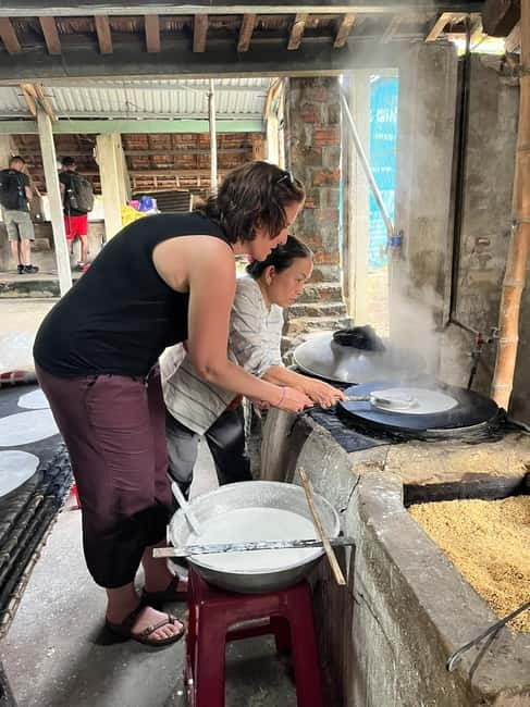 MY SON SANCTUARY - RICE PAPER MAKING DELUXE TOUR FROM DANANG - Getting Picked Up in Da Nang: Districts and the Early Start