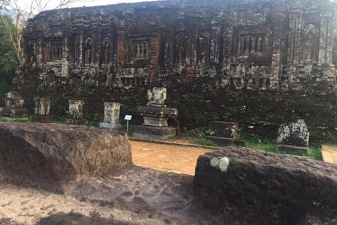 My Son Sanctuary Sunset with insider guide and BBQ boat trip - Guide style really shapes this tour (and it shows)