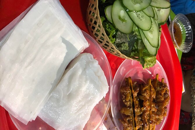Night Life Street Food Tours Hoi An - Guide quality is the difference between food guessing and food knowing