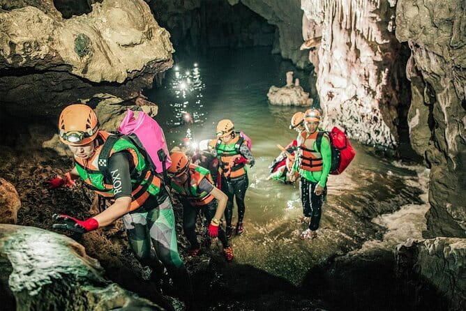 Phong Nha Cave tour from Hoian City - The long ride north: Hoi An pickup, scenic transit, and check-in at 21:30