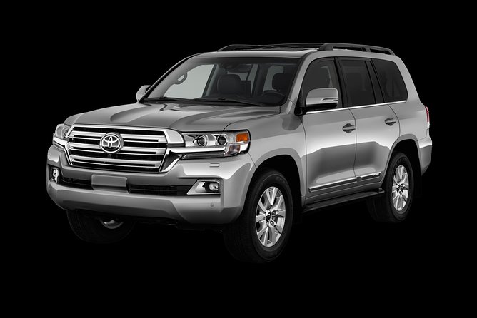 Private car from Da Nang airport/train station to hotel in Da Nang/Hoi An and VV - Pickup at Da Nang: quick meeting, fewer first-day headaches