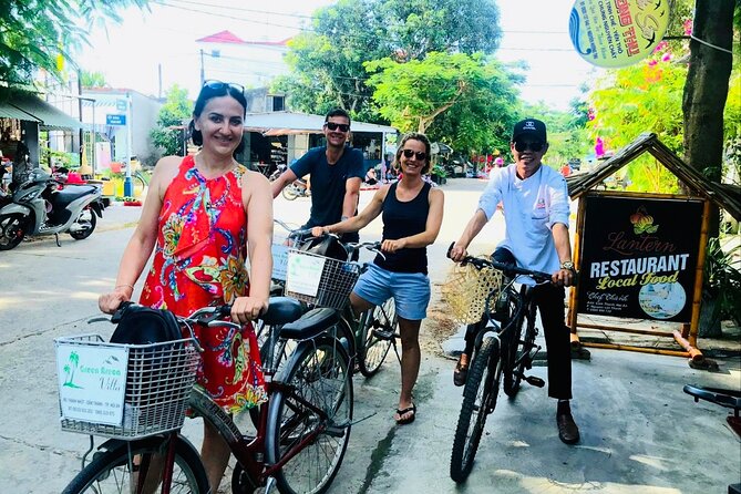 Private cooking class tour with Master Chef - 8:30 am start: how the day usually begins in Hoi An