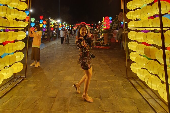 Private Food Tour and Hidden Gems in Hoi An - Stop 8: Banh Xeo (Vietnamese Pancake) and the Joy of Eating with Locals