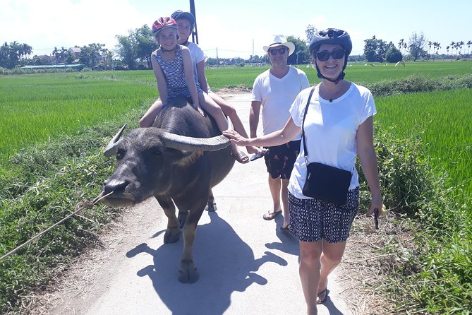 Private Hoi An Countryside: Biking, Basket boat, buffalo, foods - Tra Que vegetable plots: hands-on farming instead of a photo walk
