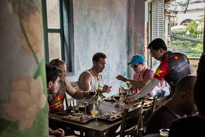 Private Hoi An Evening Food Tastings Tour by Bike - Small groups mean you actually get help
