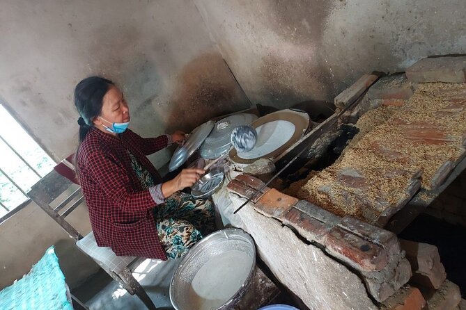 Private Motorbike tour and Discover local villages around Hoi An - Stop 4: Tra Nhieu mat village—sleeping mats made the old way, and you can try weaving