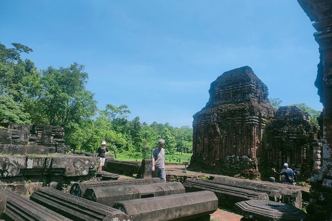 Private My Son Sanctuary Early Tour -Day Tour - How the English guide changes your visit