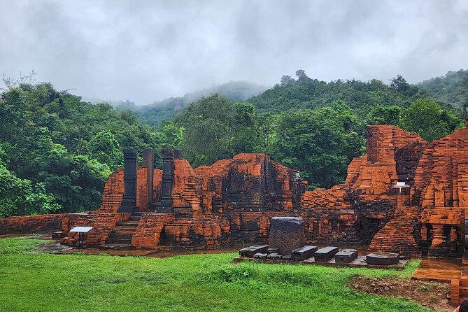 Private Tour at My Son Sanctuary with Dance Performance - Guide quality: the difference between seeing and understanding