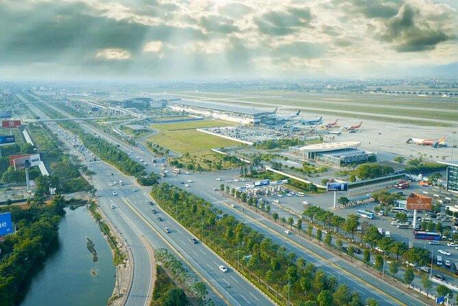 Private transfer Danang airport - Hotels in Hoi An town - The Ride Itself: Comfortable Seats and a Friendly Driver