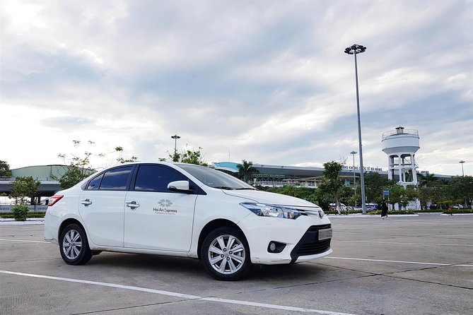 Private Transfer: Hoi An City to Da Nang Airport or Da Nang Hotel - Meeting your driver: the sign, the check-in, and the fast load