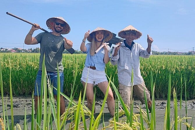 Small Group Bicycle Tour with Farming and Fishing Experience - Stop 1 in Hoi An: meet your guide and get oriented fast