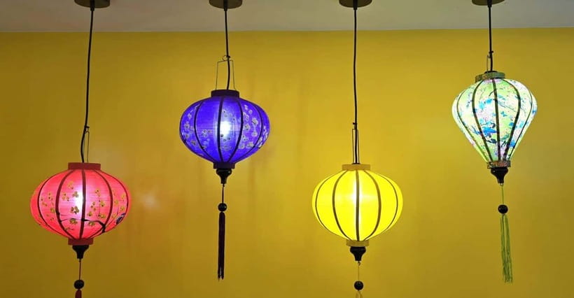 The Lantern Lady: Traditional Lantern Class in Old Town - Entering the workshop: meeting the Lantern Lady vibe and getting to work