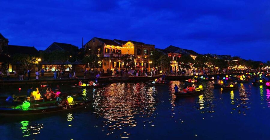 The lanterns of Hoi An & My Son - Hoi An ancient town: buildings you can actually spot and compare