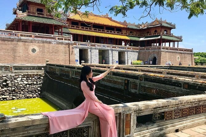Vietnam Central Tour by Hiring Private Guide & Round Trip Vehicle - Hoi An Ancient Town: Japanese Bridge and Chinese Assembly Halls in a focused hour