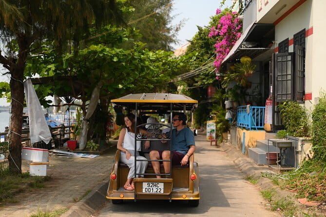 Village Adventure Private Tour by Electric Car - My Quang rice noodles at Lò Mì Quảng Bà Tiễn (free admission stop)